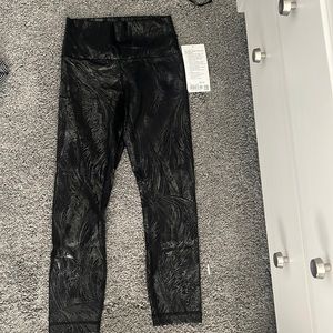 Lululemon wunder under crop 23 inch *SHINE size black NWT